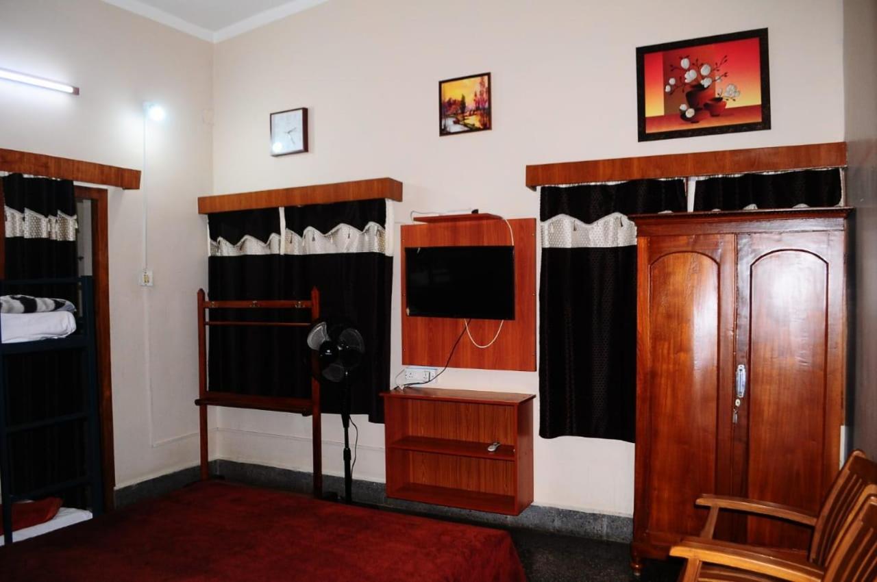 Park Corner Home Stay Coonoor Zewnętrze zdjęcie